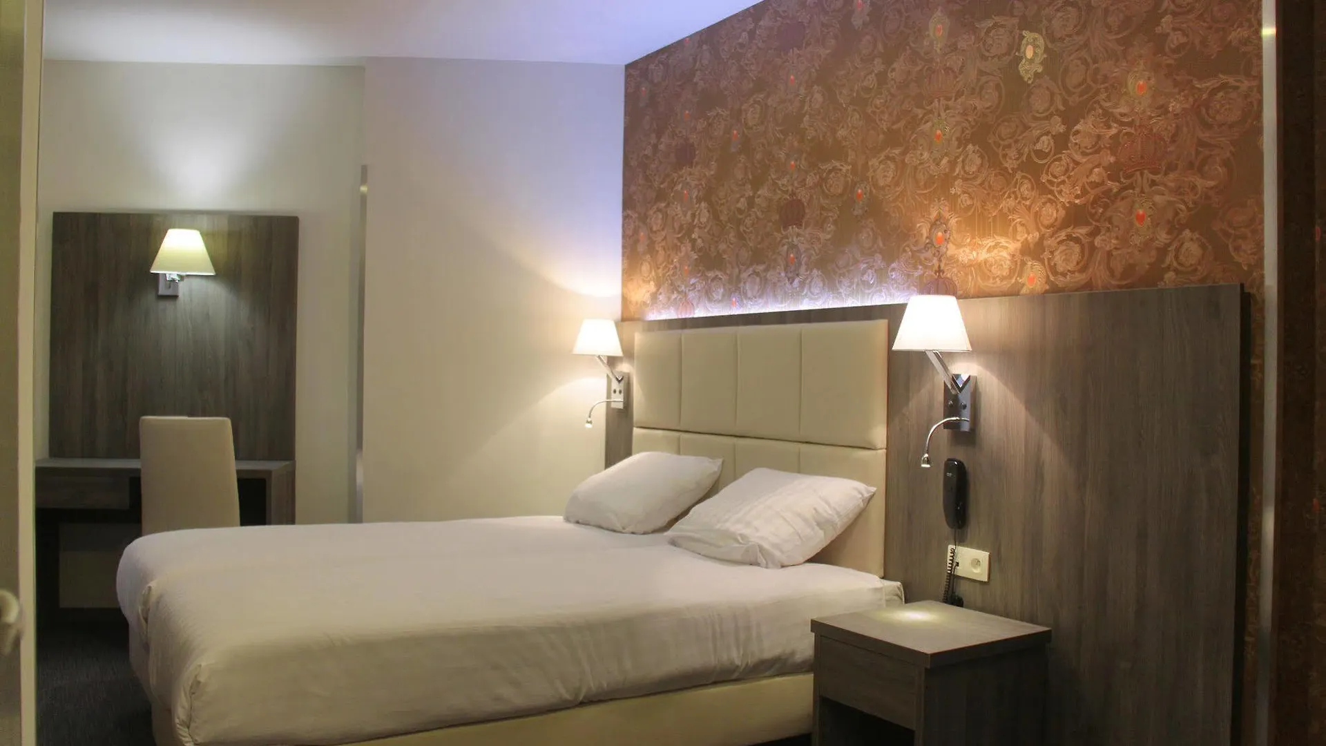 ***  Dansaert Hotel Bruxelas Bélgica