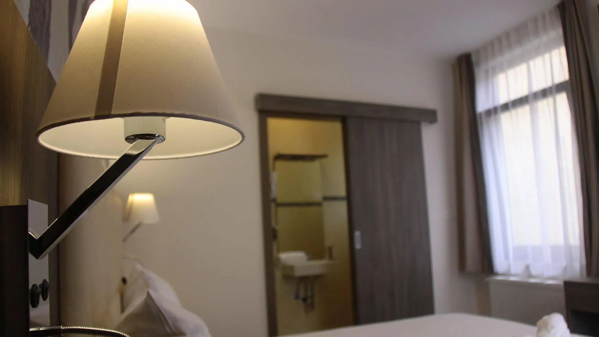 ***  Dansaert Hotel Brüksel Belçika